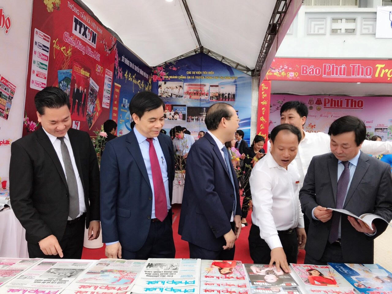 Khai mạc Hội Báo xuân tỉnh Phú Thọ:  Báo Pháp luật Việt Nam cuốn hút độc giả  ​