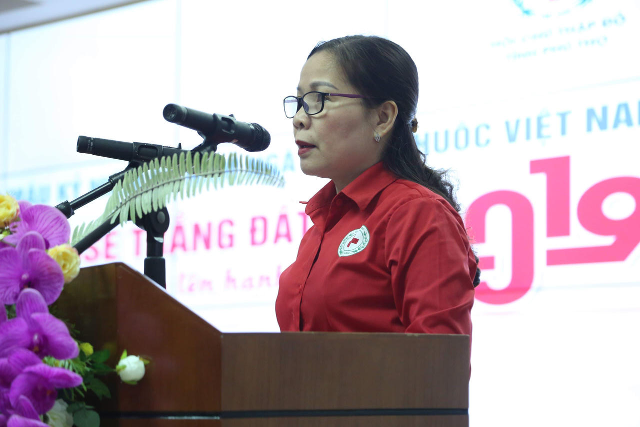 Quý giá Giọt hồng Blouse đất Tổ năm 2019