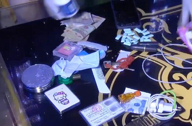 Kiên Giang: Phát hiện gần 40 đối tượng dương tính với ma túy ở quán karaoke 