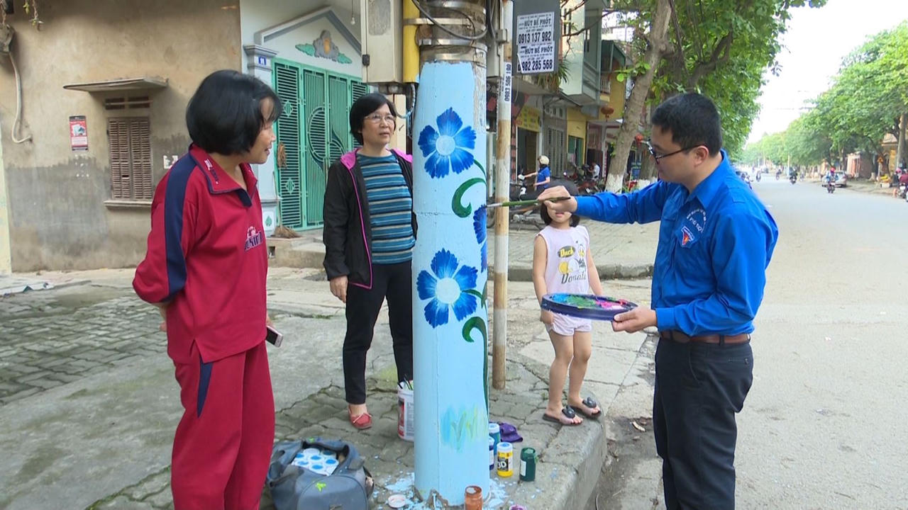 Bất ngờ 'cột điện nở hoa' ở thành phố Việt Trì 