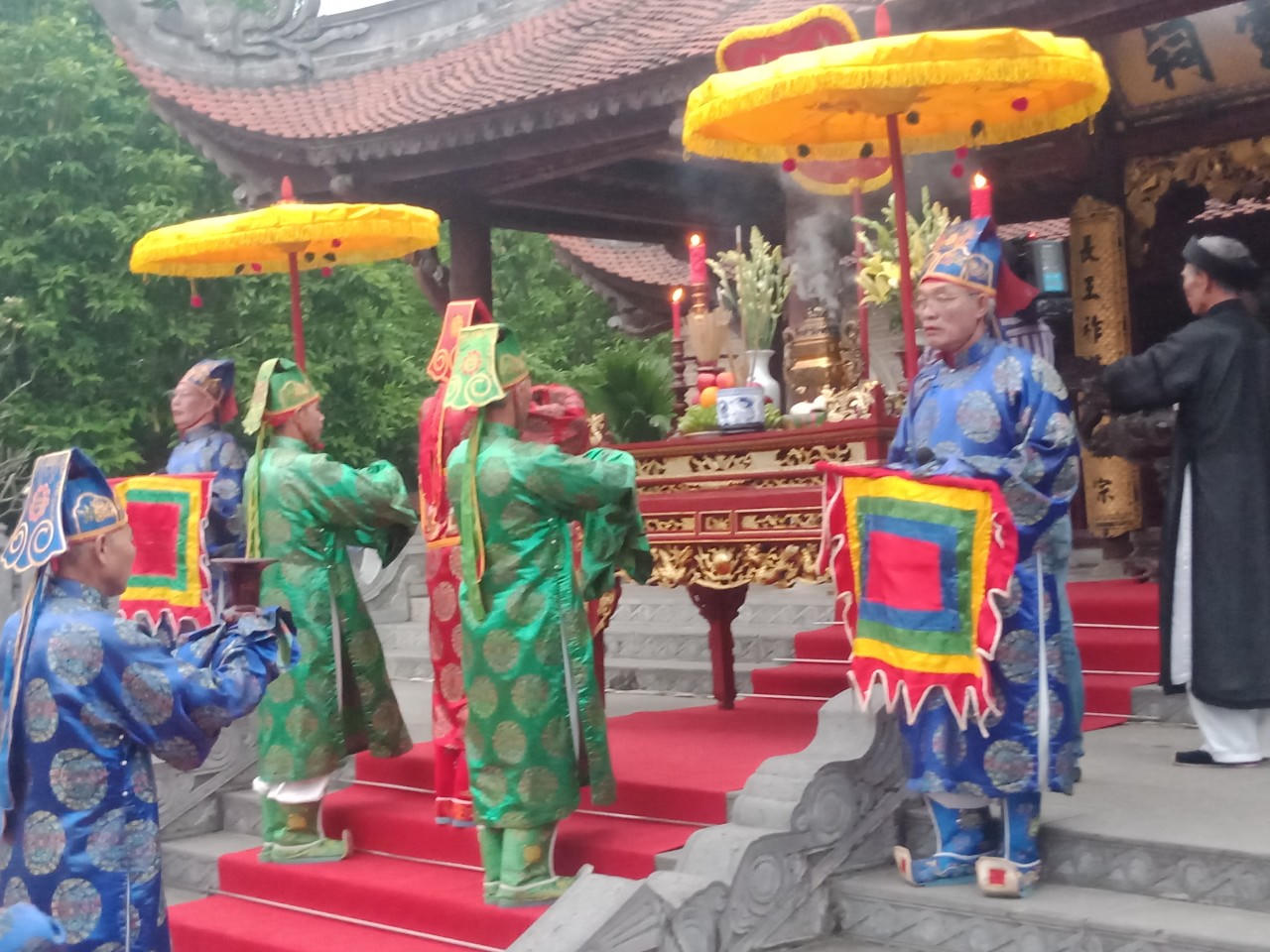 Linh thiêng Lễ giỗ Quốc Tổ Lạc Long Quân và dâng hương Quốc Mẫu Âu Cơ