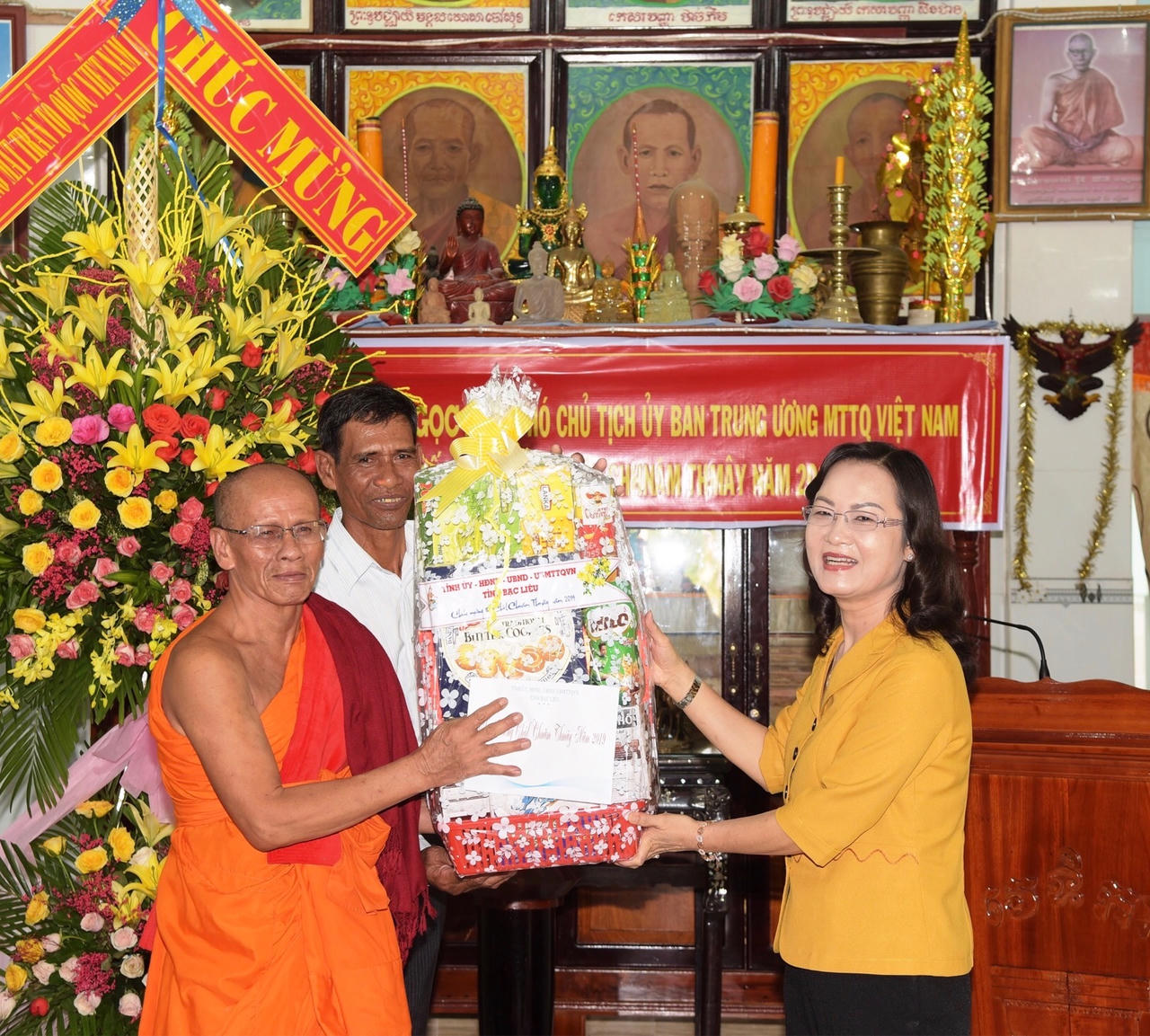 Ủy ban Trung ương MTTQ Việt Nam thăm và chúc Tết Chol Chnam Thmay tại tỉnh Bạc Liêu 