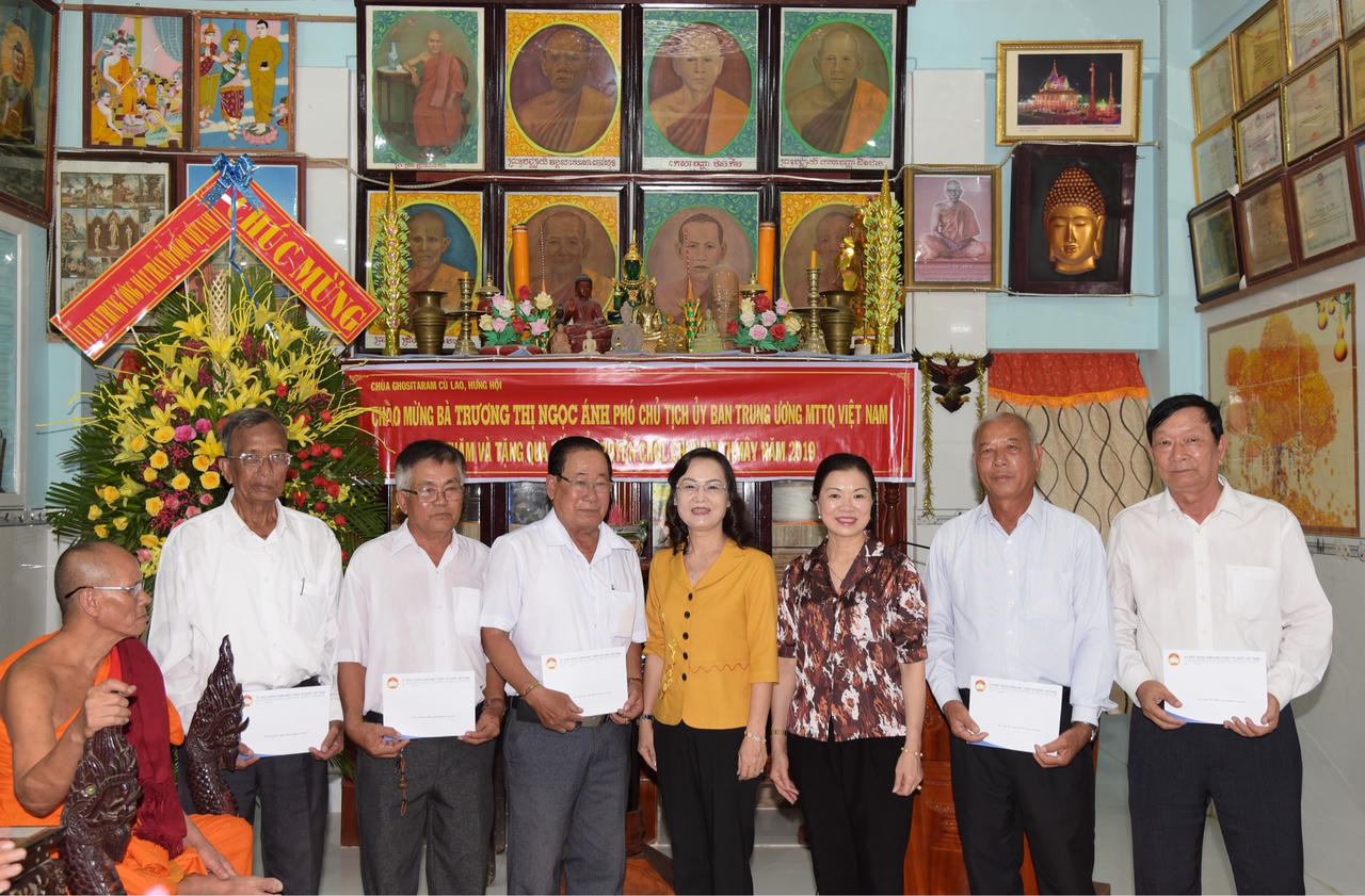 Ủy ban Trung ương MTTQ Việt Nam thăm và chúc Tết Chol Chnam Thmay tại tỉnh Bạc Liêu 