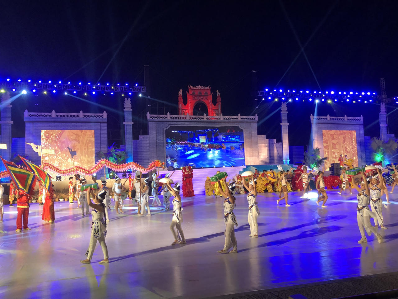 Đặc sắc Lễ hội văn hoá dân gian đường phố chào mừng Giỗ Tổ