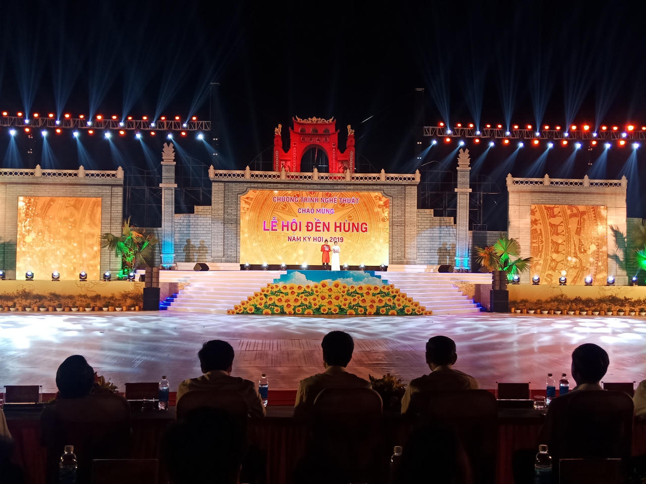 Mãn nhãn với màn pháo hoa đêm nghệ thuật Khai hội Đền Hùng 2019