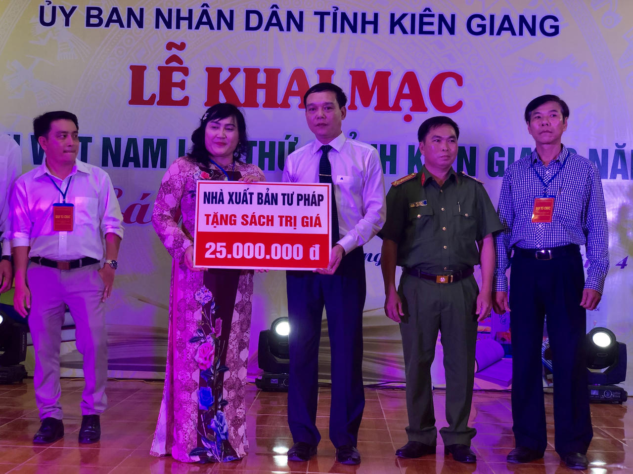 Nhiều hoạt động thiện nguyện xã hội trong Lễ khai mạc Ngày Sách Việt Nam tỉnh Kiên Giang 2019 