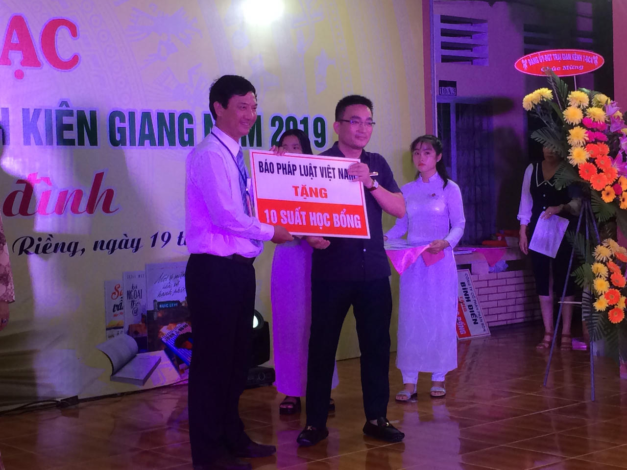 Nhiều hoạt động thiện nguyện xã hội trong Lễ khai mạc Ngày Sách Việt Nam tỉnh Kiên Giang 2019 