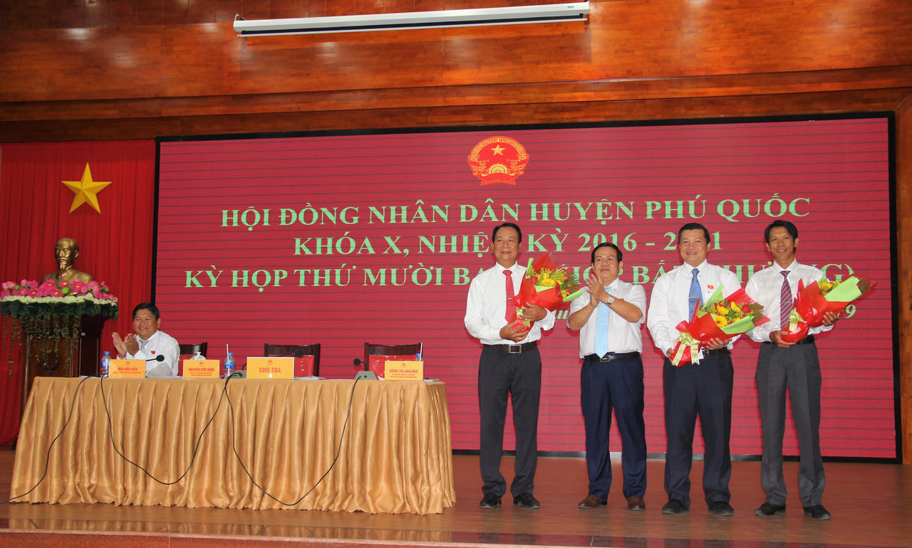 HÐND huyện Phú Quốc họp bất thường bầu Phó chủ tịch mới