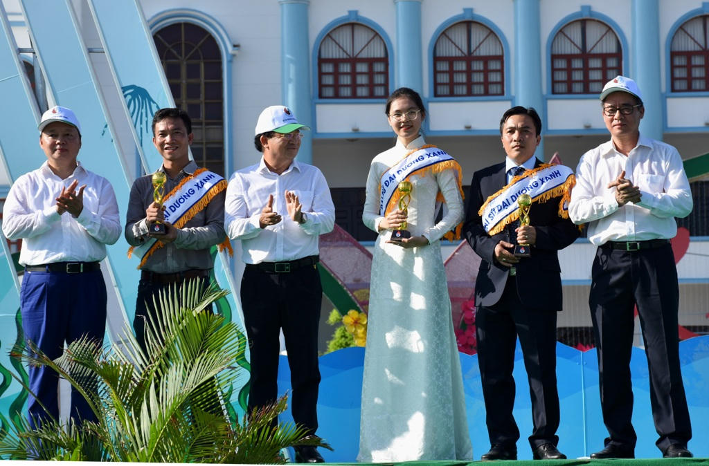 Phó Thủ tướng Trịnh Đình Dũng dự Lễ phát động quốc gia Tuần lễ Biển và Hải đảo Việt Nam năm 2019