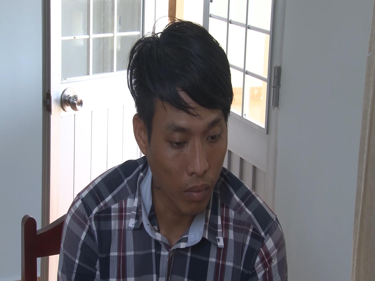 Bắt giam 3 thanh niên đập phá tài sản người khác