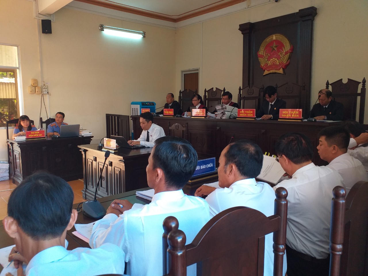 Xét xử 14 bị cáo lừa đảo 'bán' kết quả xổ số chiếm đoạt gần 18 tỷ đồng