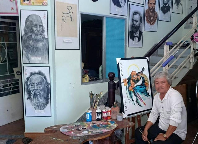 Người đắm say với thư họa danh nhân