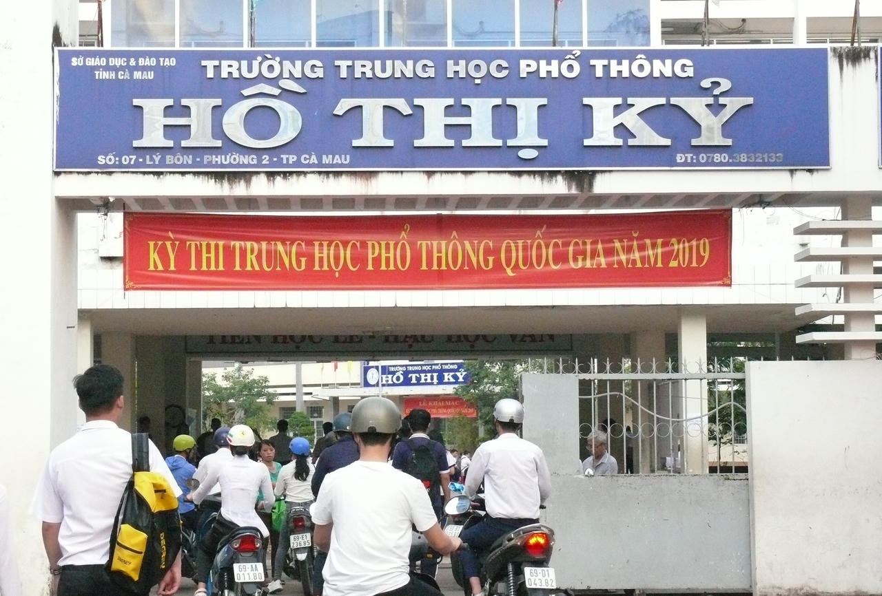 Hơn 9.100 sĩ tử Đất Mũi bước vào ngày thi đầu Kỳ thi Quốc gia 2019