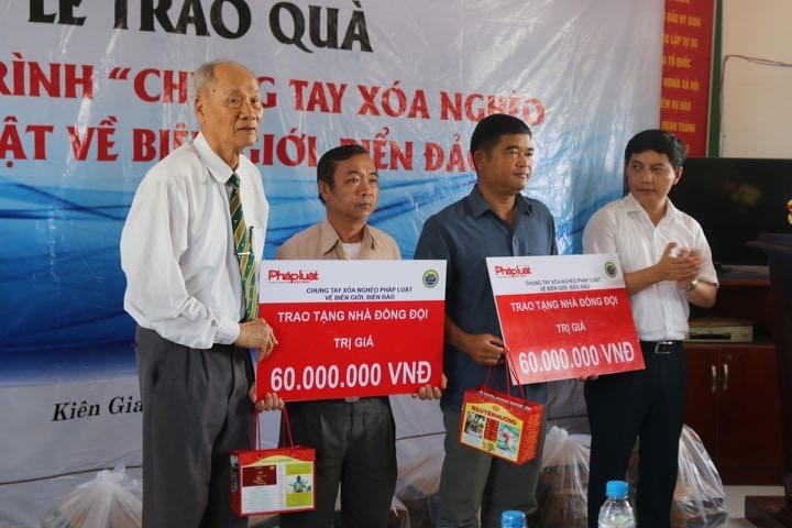 Tháng Bảy, có ngày sinh nhật Báo…