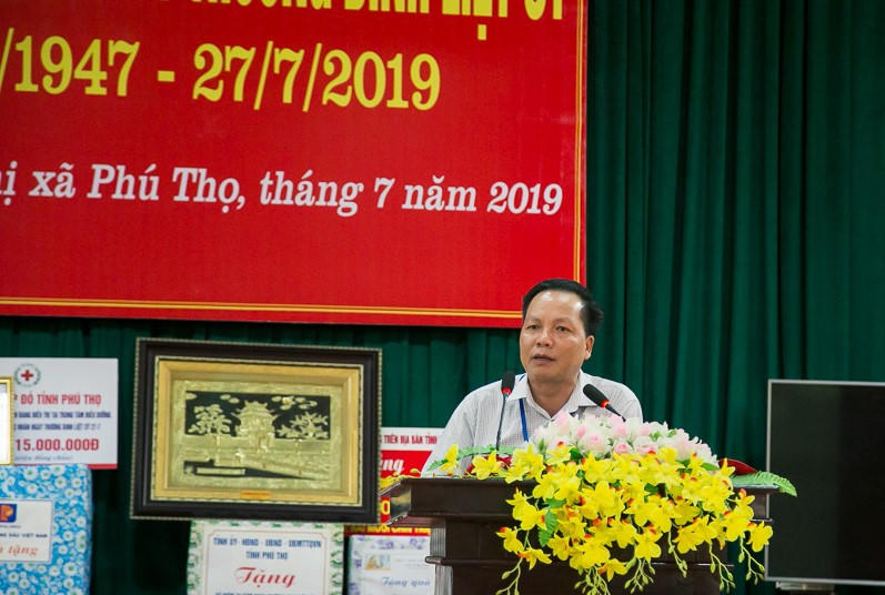 Bộ trưởng Bộ Y tế thăm Trung tâm điều dưỡng người có công tỉnh Phú Thọ