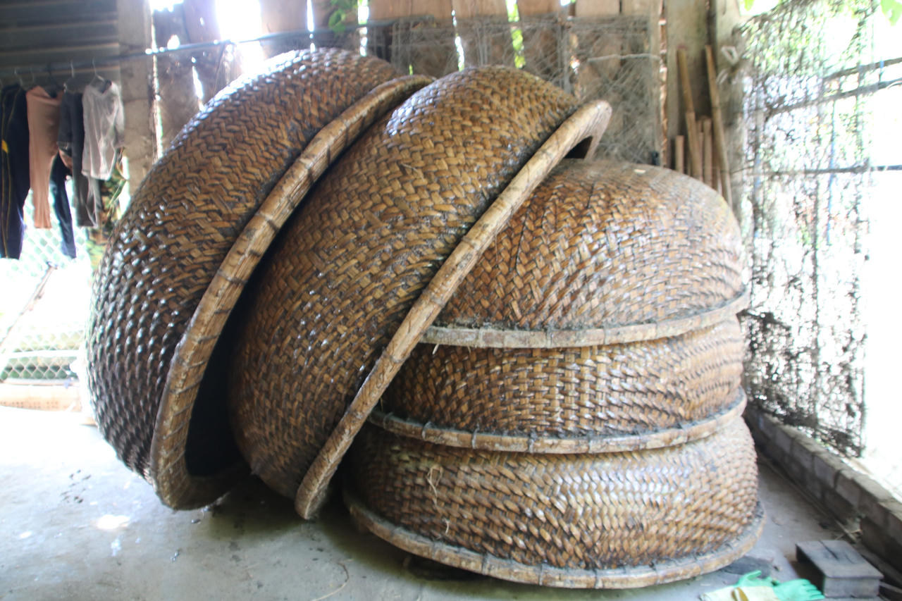 Đôi vợ chồng đưa thúng chai vươn ra thế giới   