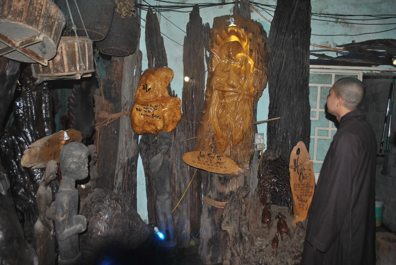 “Phù thủy” gỗ lũa Tây Nguyên