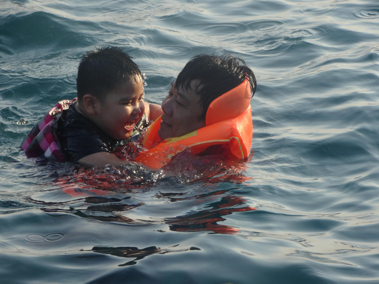 Trải nghiệm kiểu du lịch độc lạ với tour đảo Yến Đông Tằm trên vịnh Nha Trang