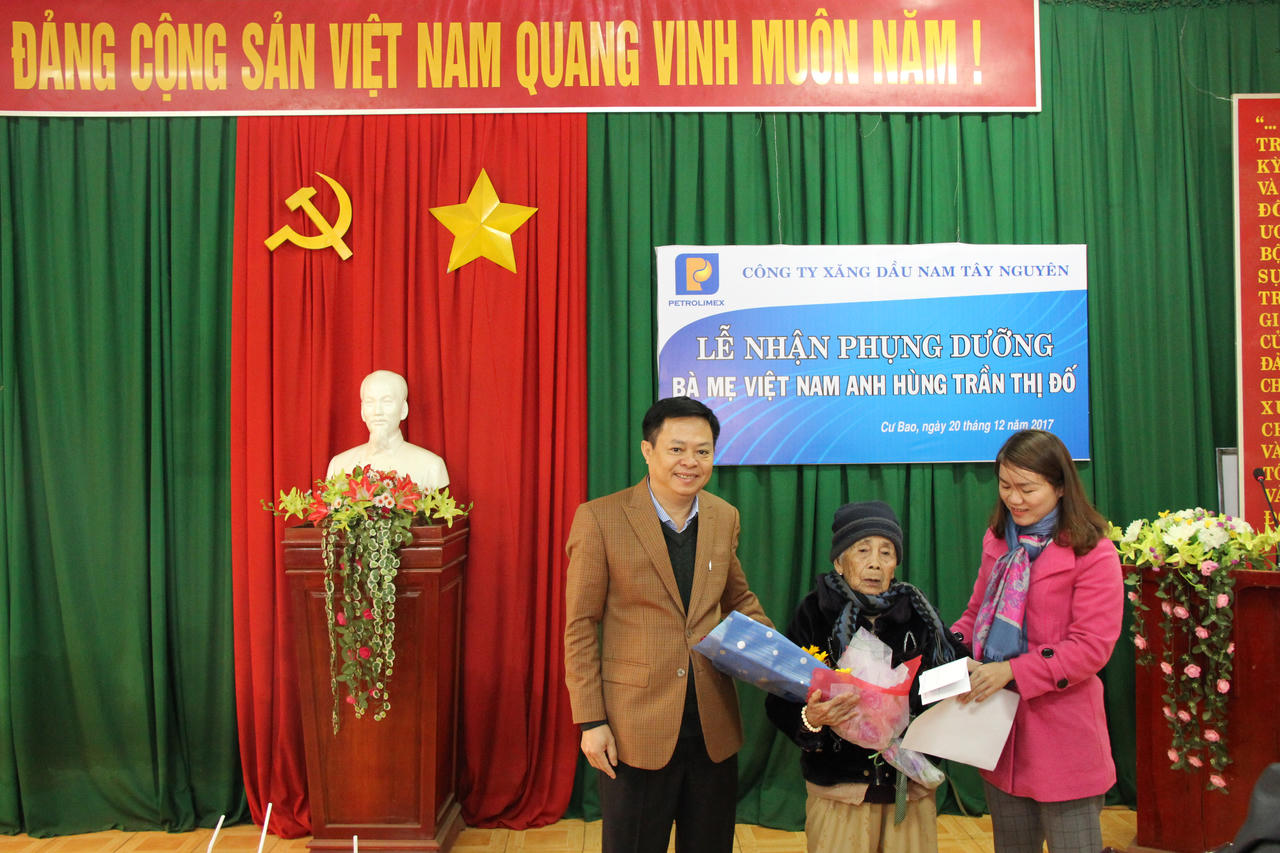 Petrolimex Nam Tây Nguyên: Trân trọng đạo lý “uống nước nhớ nguồn”