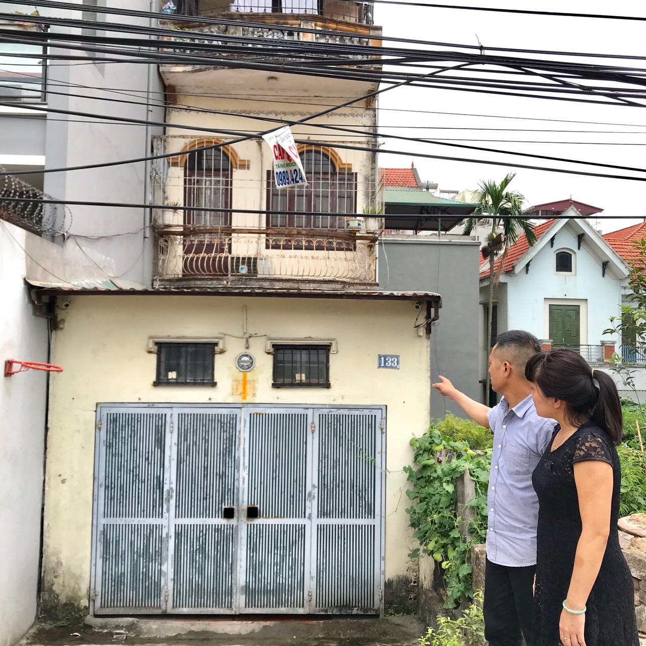 Công an thụ lý vụ “mất nhà” vì cho người quen đứng tên sổ đỏ ở Tây Hồ (Hà Nội)