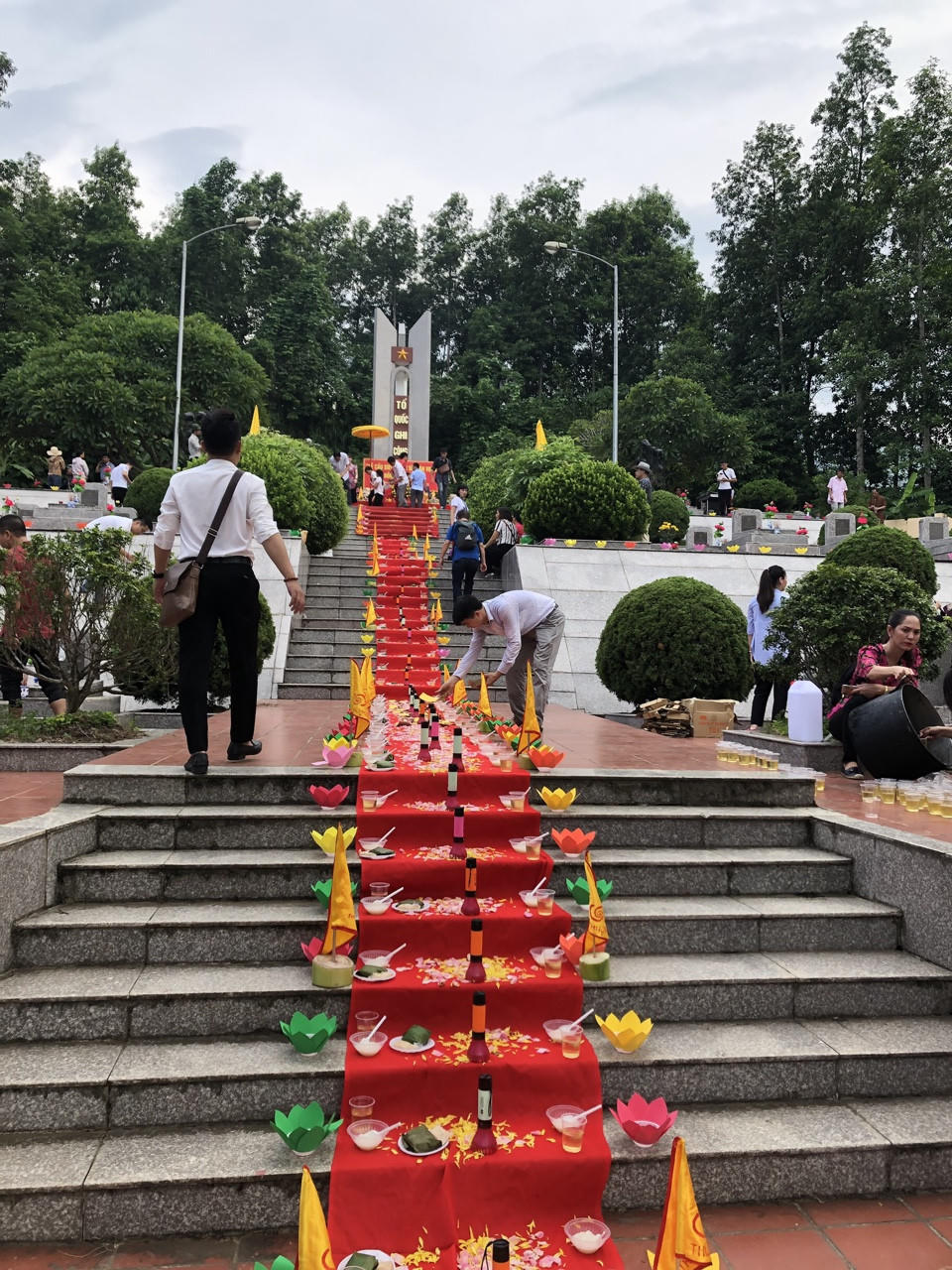 Lễ cầu siêu các anh hùng liệt sĩ tại nghĩa trang liệt sĩ Bát Xát