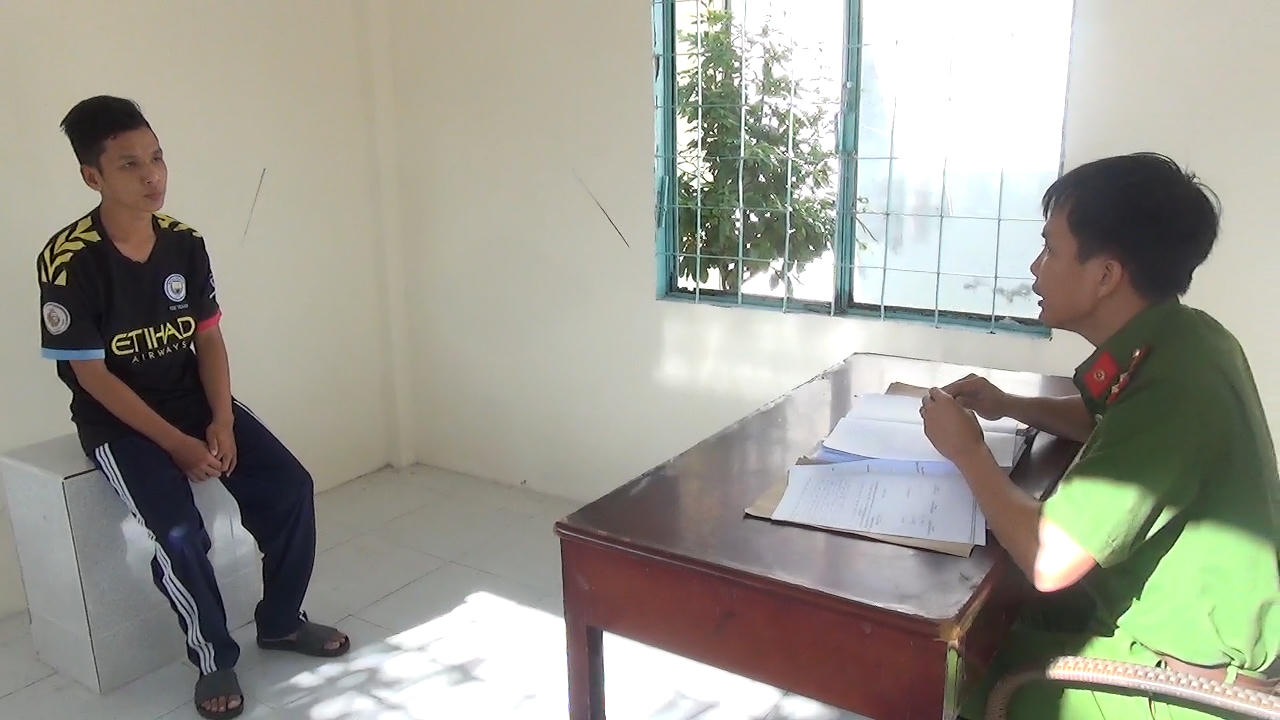 Vừa ra tù lại xộ khám vì không bỏ được “nghề” cướp giật