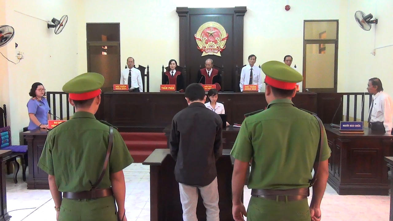 Đâm trọng thương người khuyên can mình, lãnh 9 năm tù