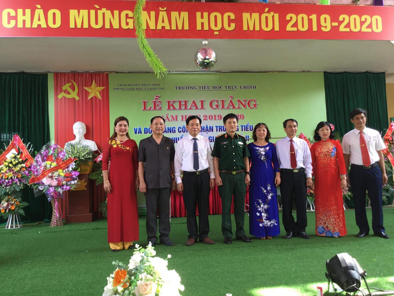 Các tỉnh miền Bắc tưng bừng khai giảng năm học mới