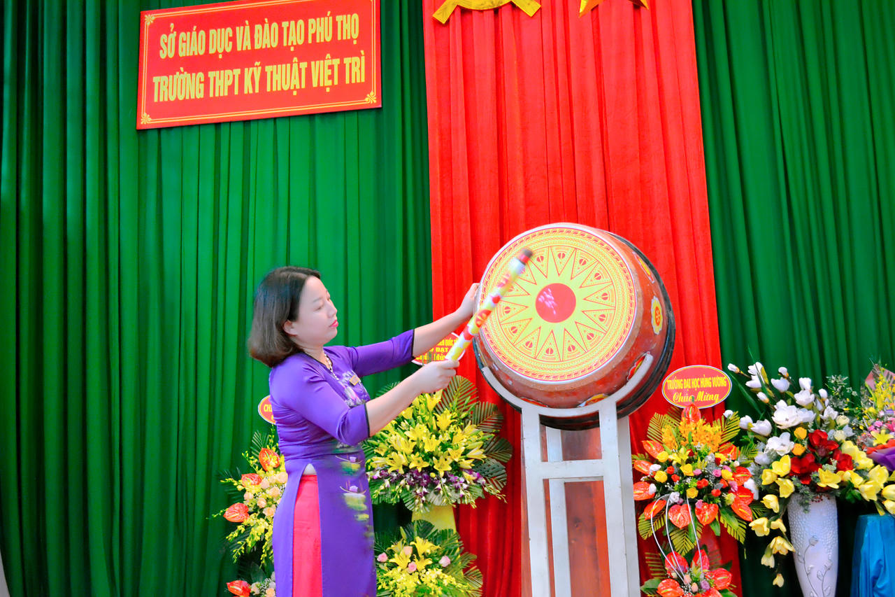 Các tỉnh miền Bắc tưng bừng khai giảng năm học mới