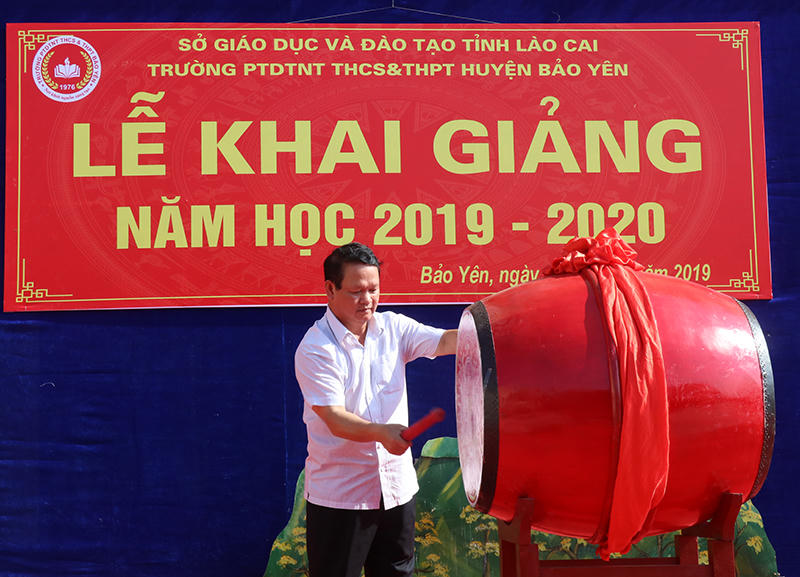 Các tỉnh miền Bắc tưng bừng khai giảng năm học mới