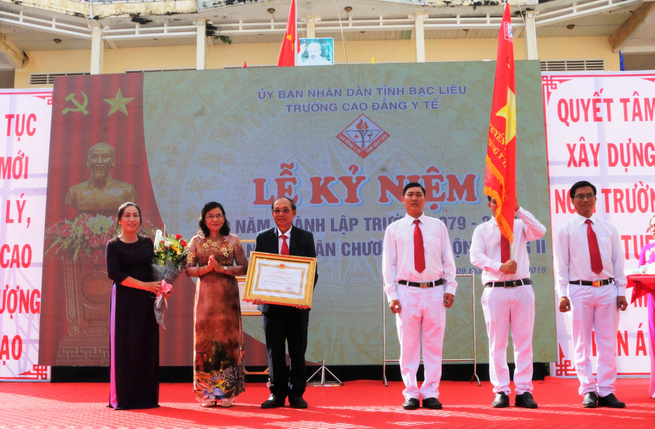 Trường Cao đẳng Y tế Bạc Liêu kỷ niệm 40 năm thành lập và đón Huân chương Lao động hạng Nhì