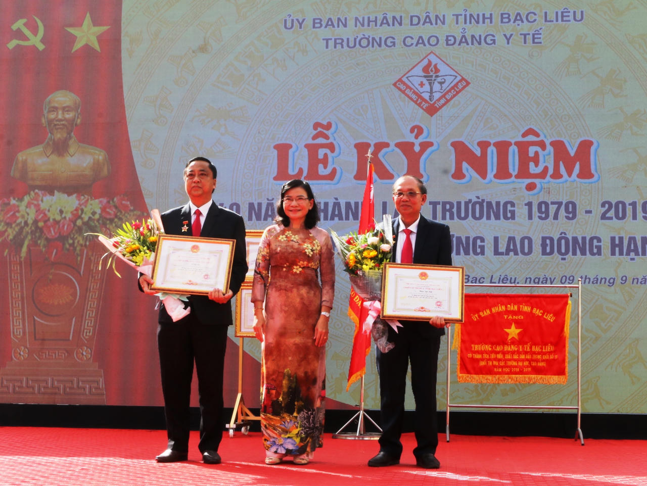 Trường Cao đẳng Y tế Bạc Liêu kỷ niệm 40 năm thành lập và đón Huân chương Lao động hạng Nhì