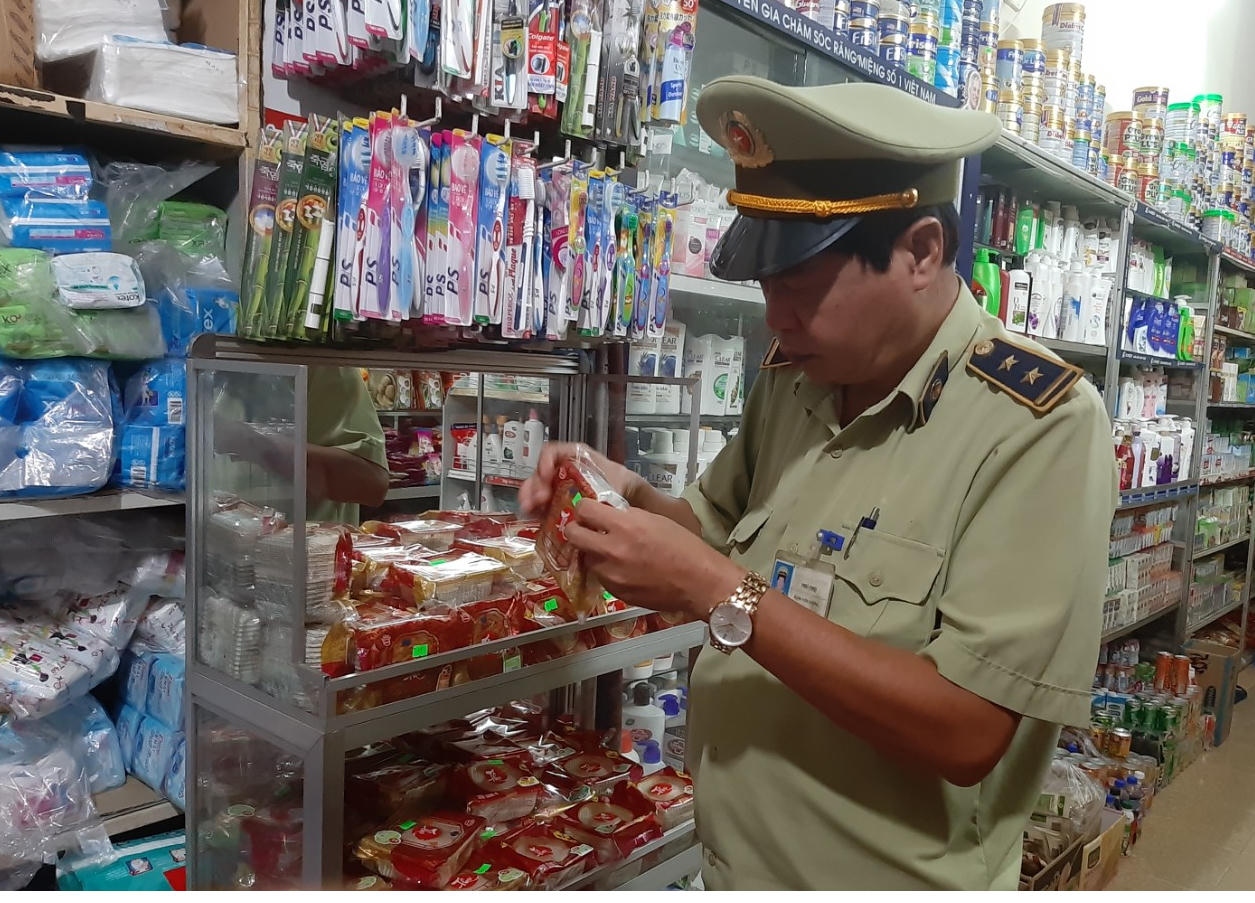 Cục QLTT Phú Thọ tăng cường kiểm tra hàng hóa dịp tết Trung Thu