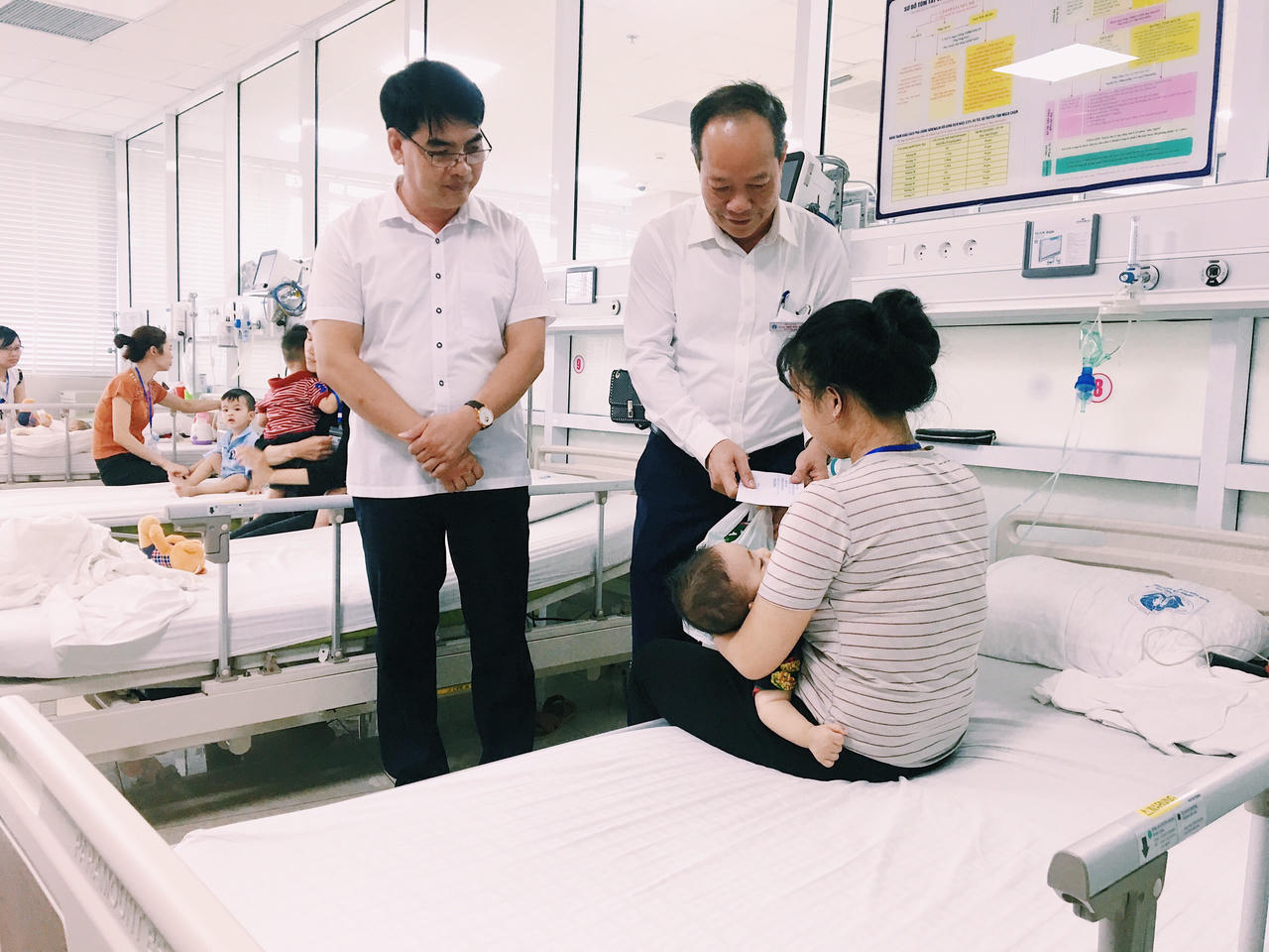 Trung tâm Sản - Nhi BVĐK Phú Thọ quyết thay đổi vì cuộc sống xanh 