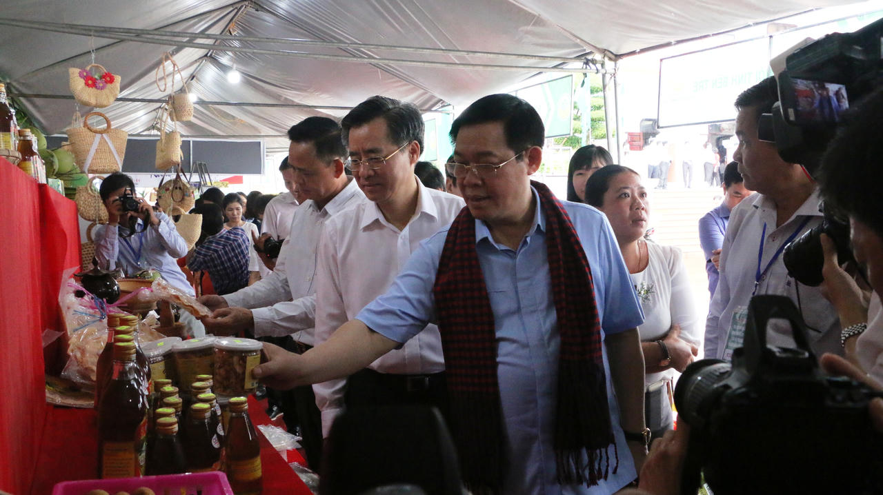 Đông Nam Bộ và ĐBSCL không được thỏa mãn với thành tích xây dựng nông thôn mới  