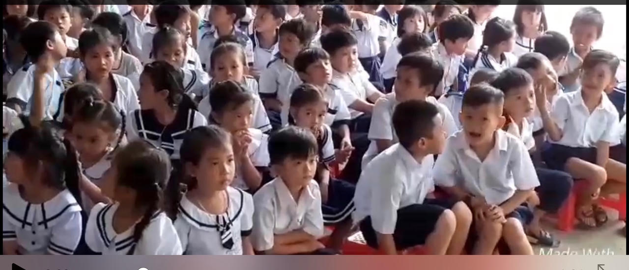 Báo Pháp Luật Việt Nam tặng quà trung thu học sinh trường tiểu học Giàn Gừa – Hòn Đất