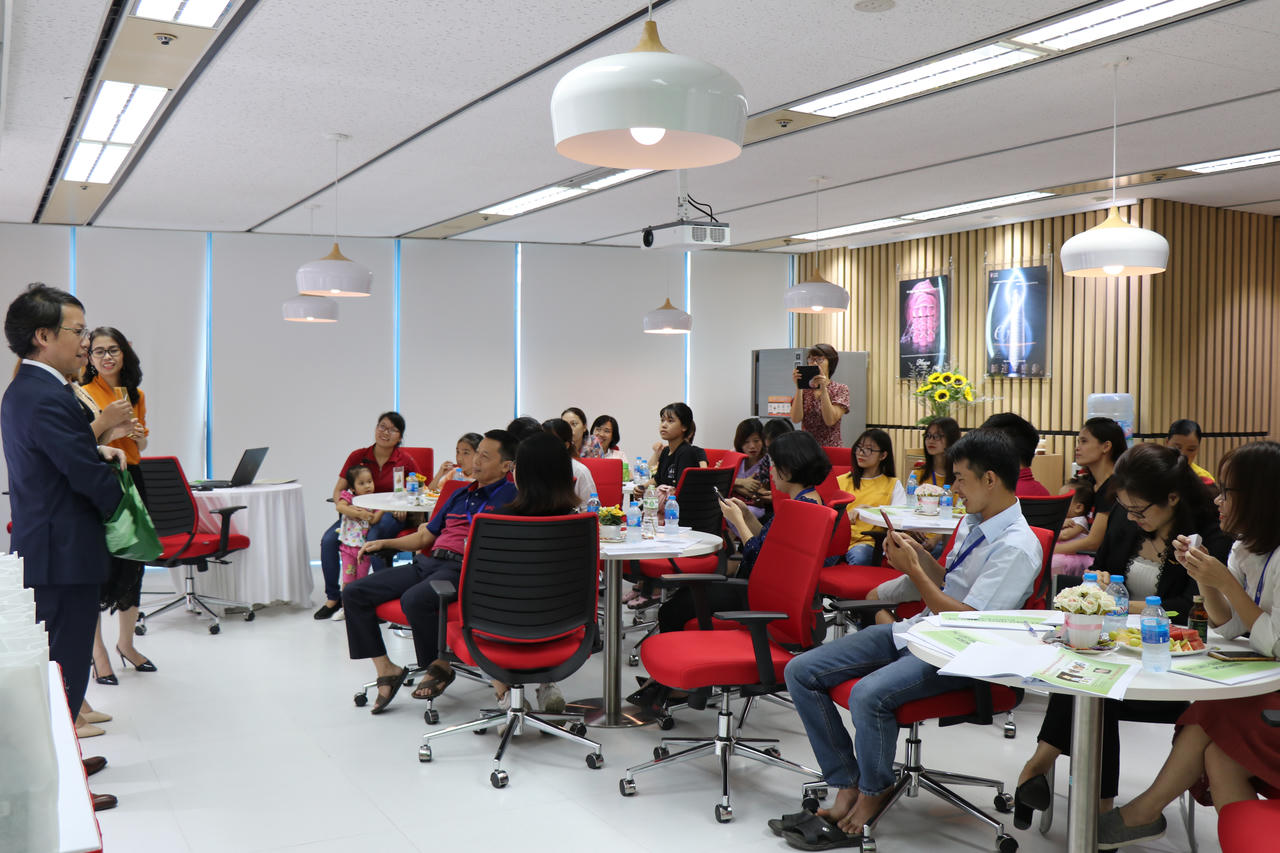 Fordays Việt Nam tặng quà cho trẻ em bị tổn thương não 