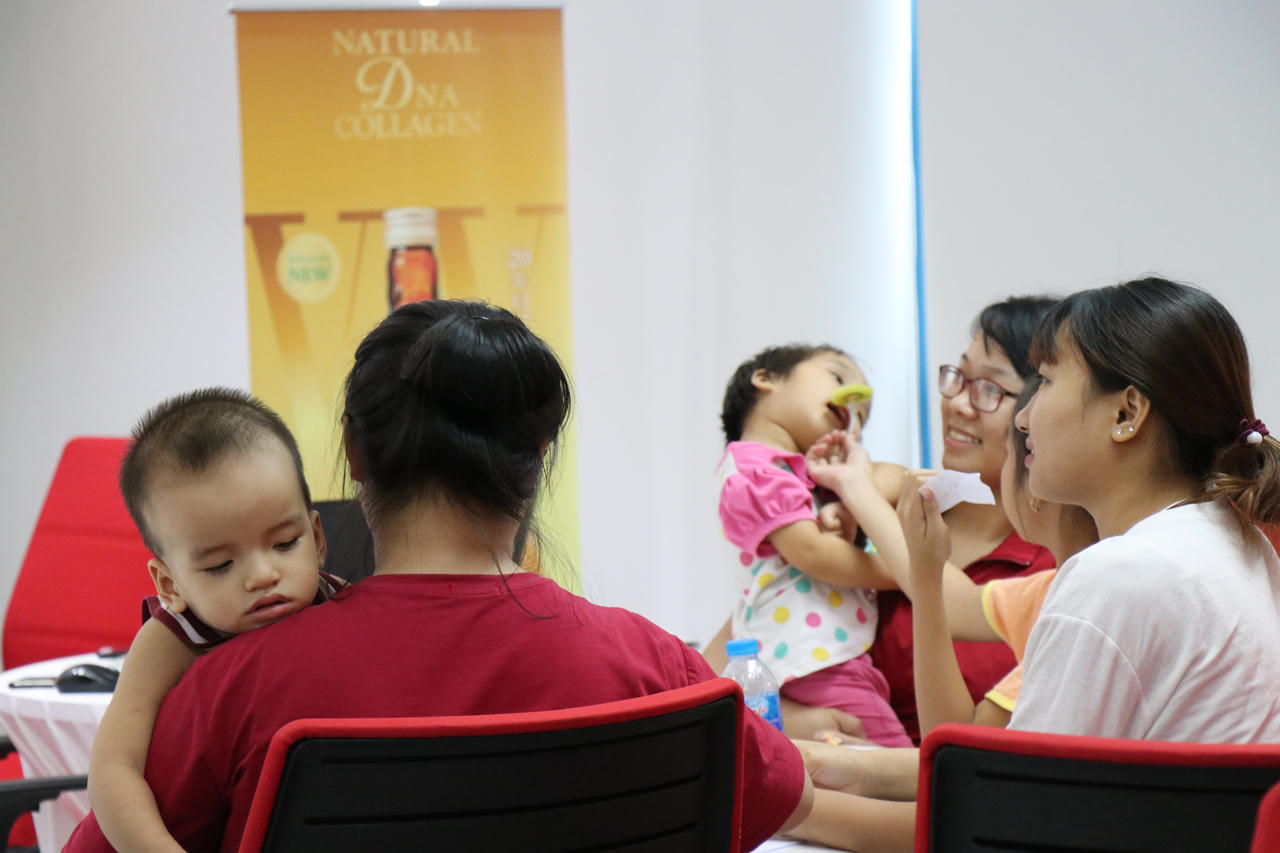 Fordays Việt Nam tặng quà cho trẻ em bị tổn thương não 