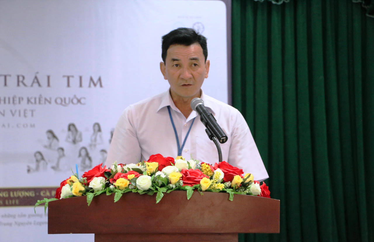 Công ty CP Tập đoàn Trung Nguyên Legend trao tặng 1.000 quyển sách cho Thư viện tỉnh Bạc Liêu