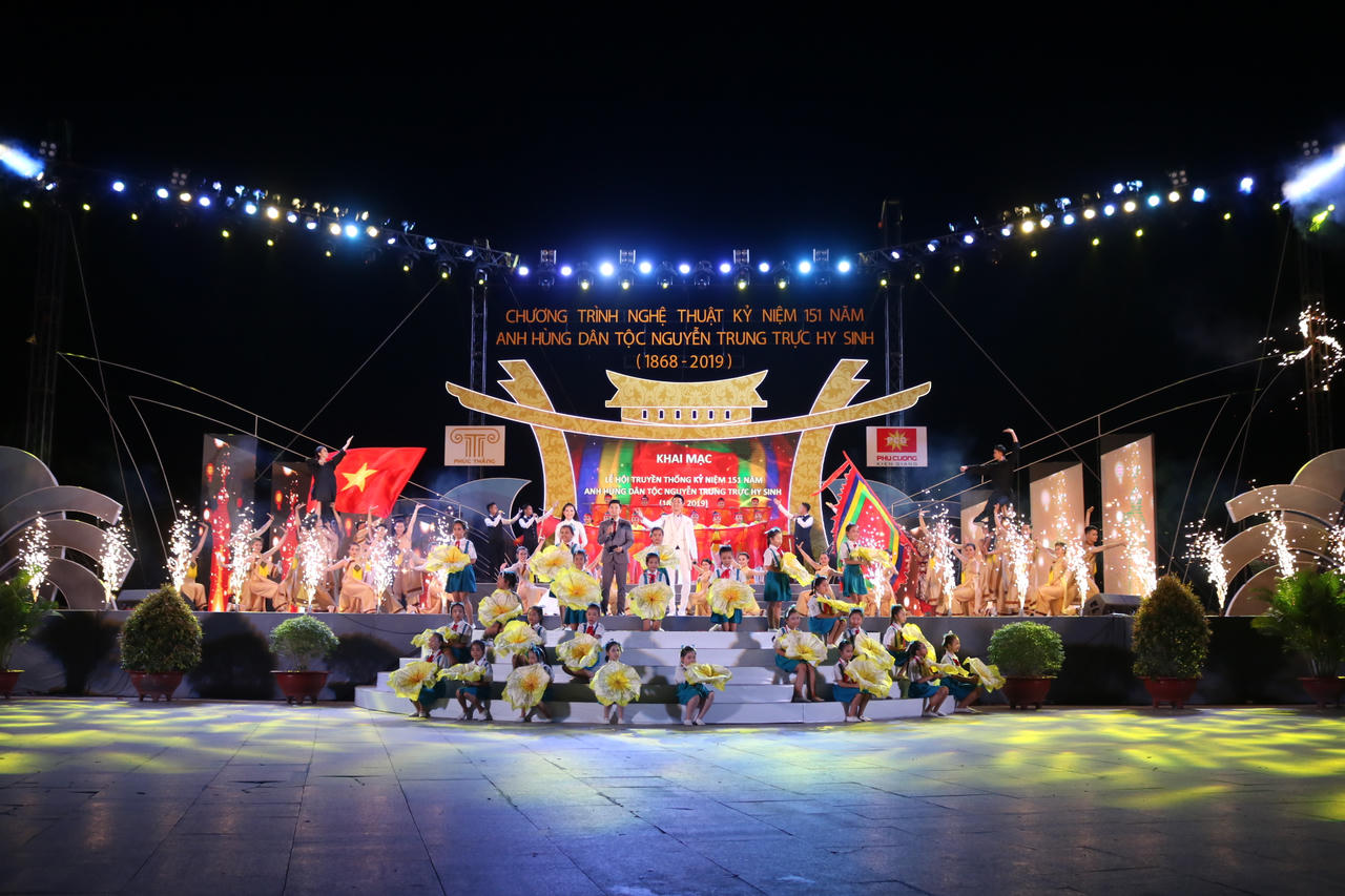 Tưng bừng lễ hội Đình thần Nguyễn Trung Trực