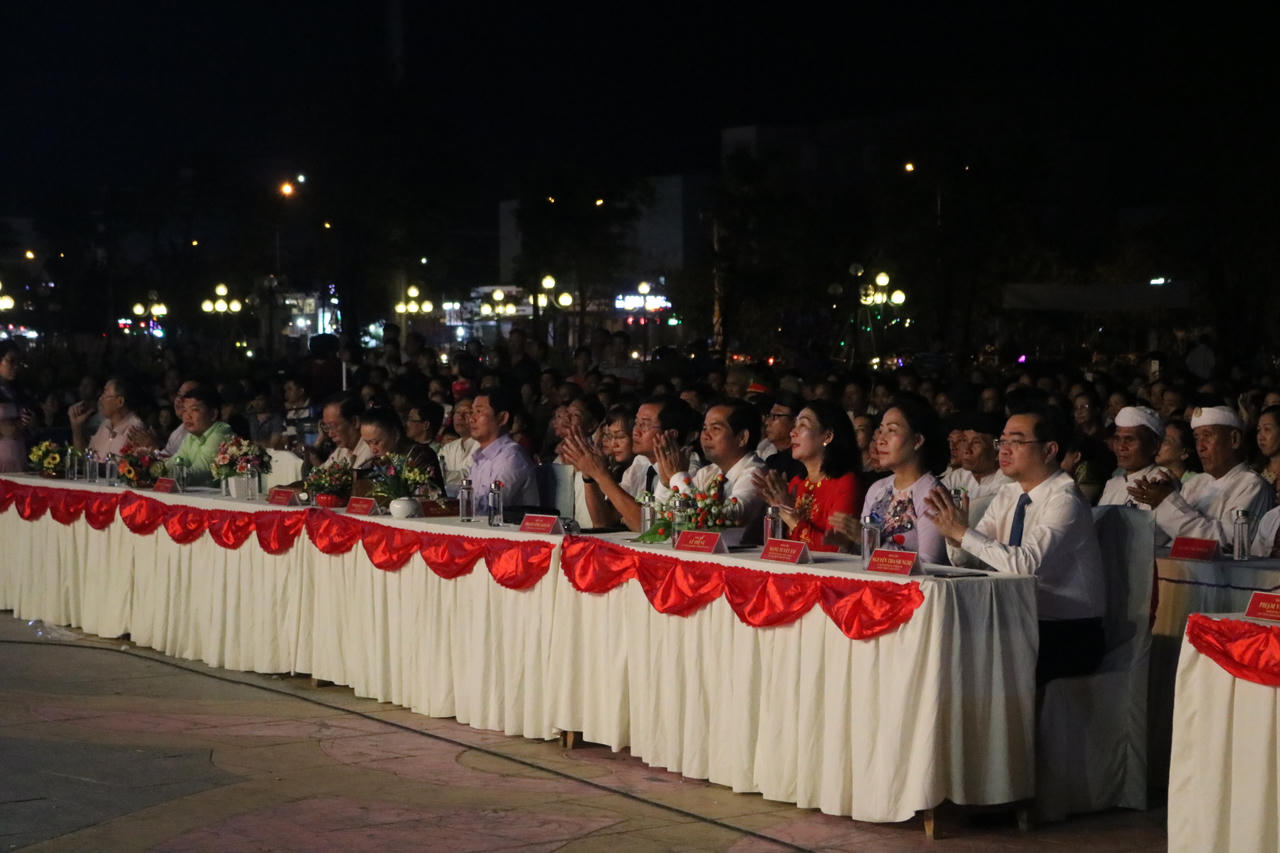 Tưng bừng lễ hội Đình thần Nguyễn Trung Trực