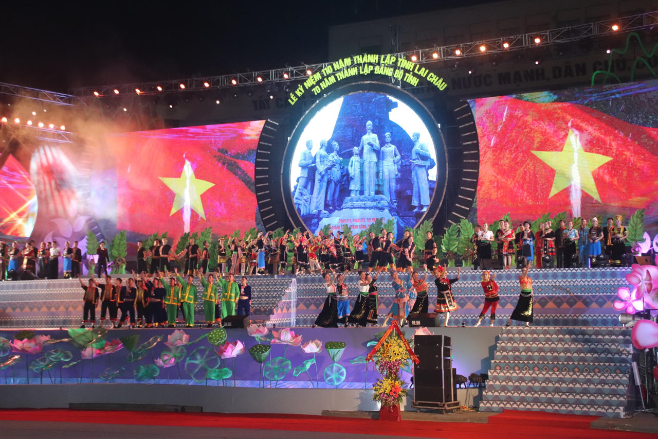 Lai Châu kỷ niệm 110 năm thành lập tỉnh và đón nhận Huân chương Độc lập hạng Nhất  