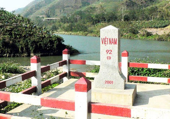 Thiêng liêng cột cờ Lũng Pô - nơi con sông Hồng chảy vào đất Việt