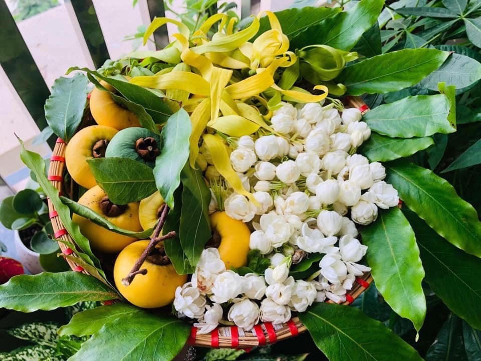 Thảnh thơi gánh hoa 70 năm giữa tất bật Hà Thành