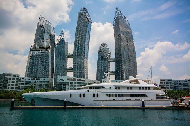 Thợ sơn nghèo “không có cơm ăn” trở thành tỷ phú giàu nhất Singapore