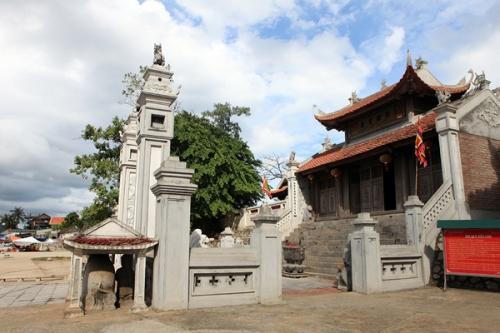 Đền Cờn xứ Nghệ