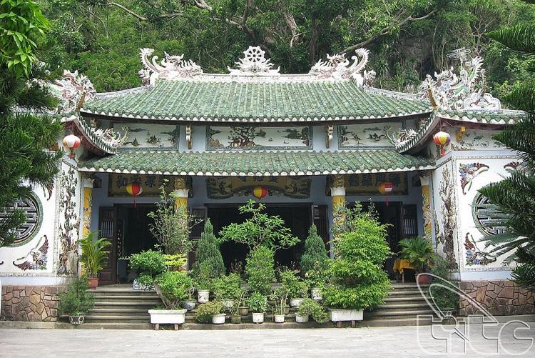 Đến Đà Thành chiêm bái chùa Linh Ứng để cầu gì được nấy!