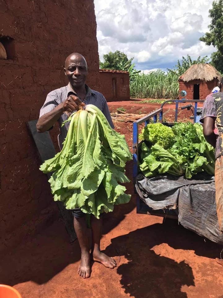 Quang Linh Vlogs - Chàng trai Việt mang những điều kỳ diệu đến đất nước Angola