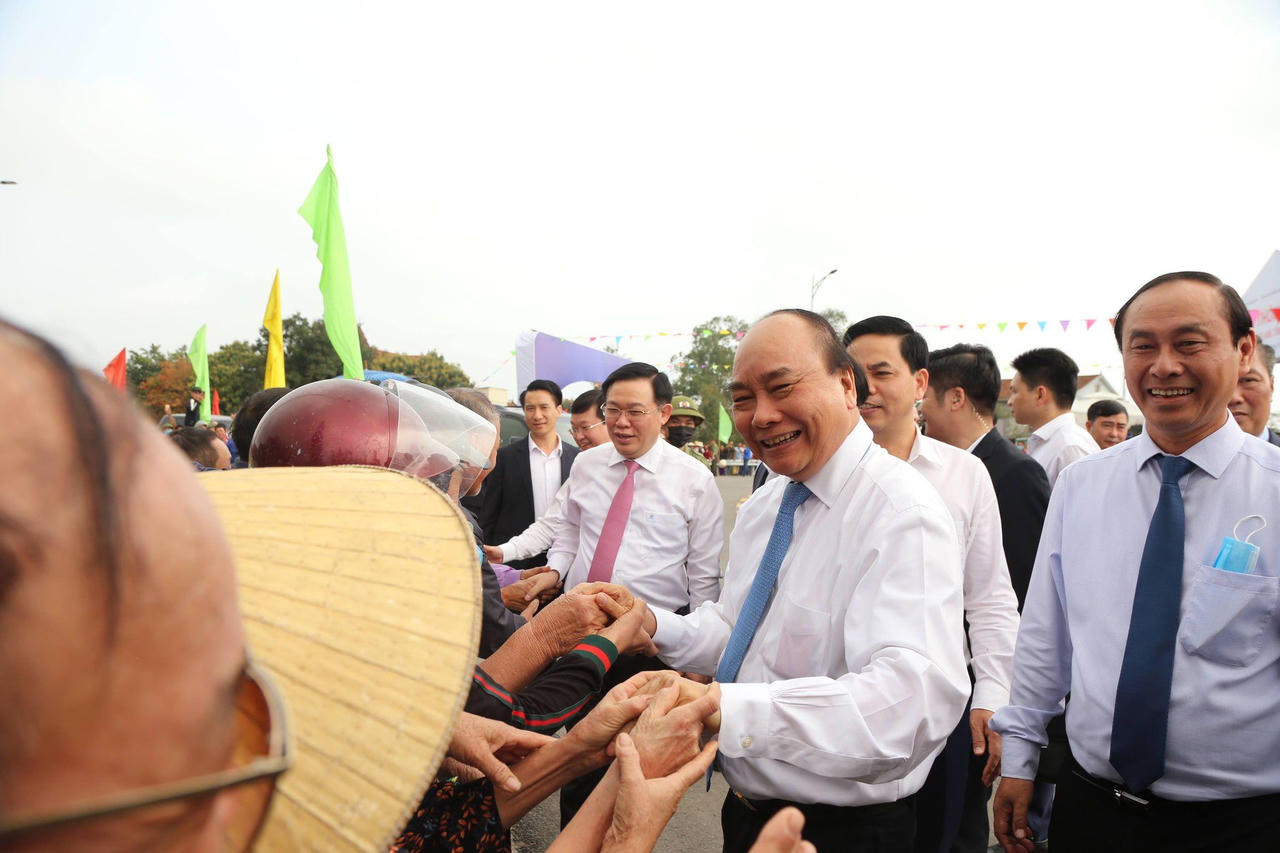 "Dải cầu kiều" bên bờ sông Lam nâng cánh câu Ví Giặm