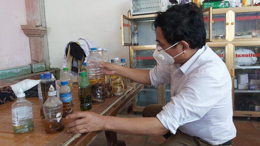Lương y 47 năm dùng bài thuốc gia truyền cứu người bị rắn cắn